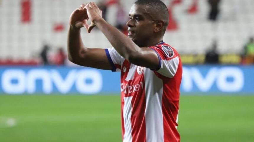 Galatasaray için transfer gerçeğini açıkladı! Teklif yapıldı mı?