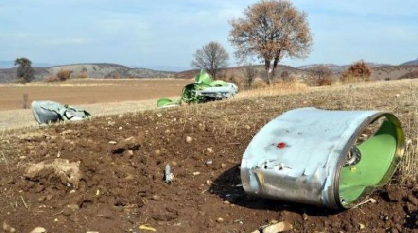 Havadan u&ccedil;ağın yakıt tankı par&ccedil;aları yağdı