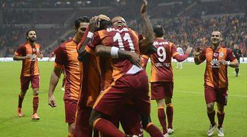 Galatasaray'ın eski yıldızı, ezeli rakibe gidiyor!