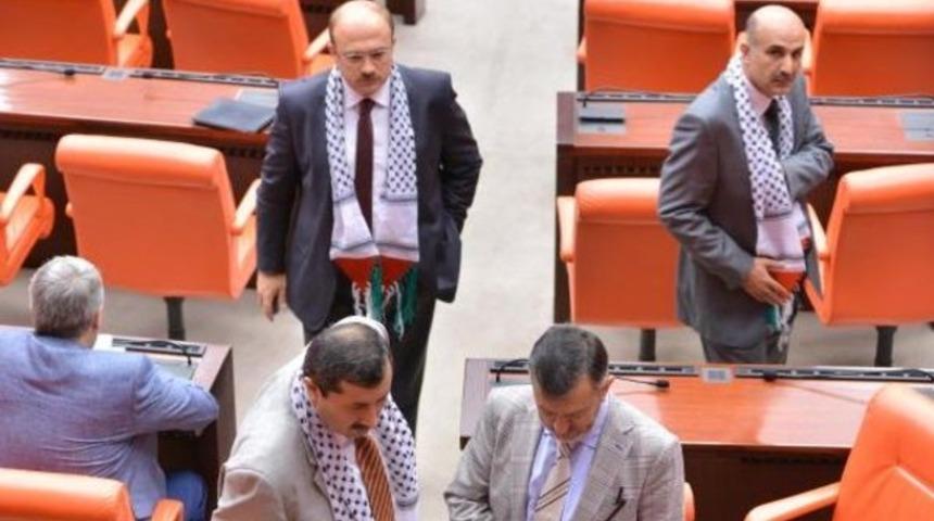 Meclis'te "Filistin poşulu" tepki