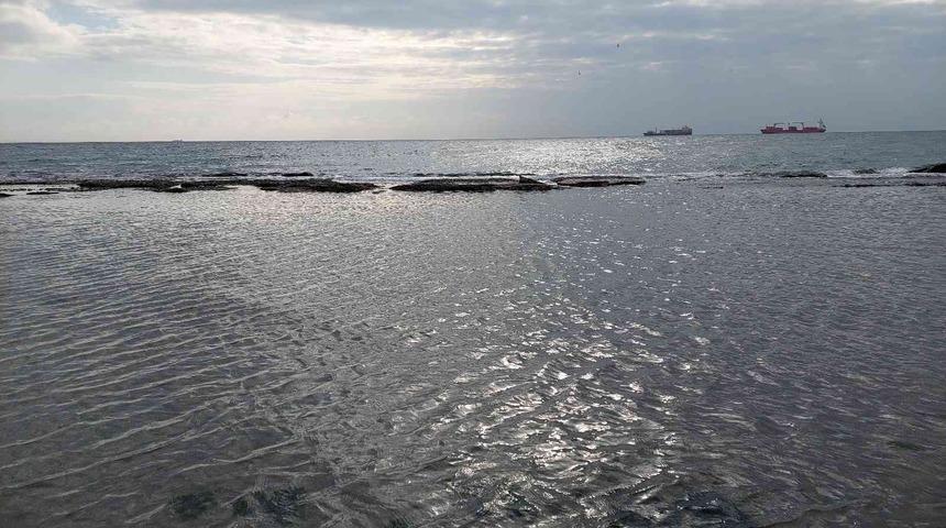 Deniz çekildi! 'Kral yolu' ortaya çıktı