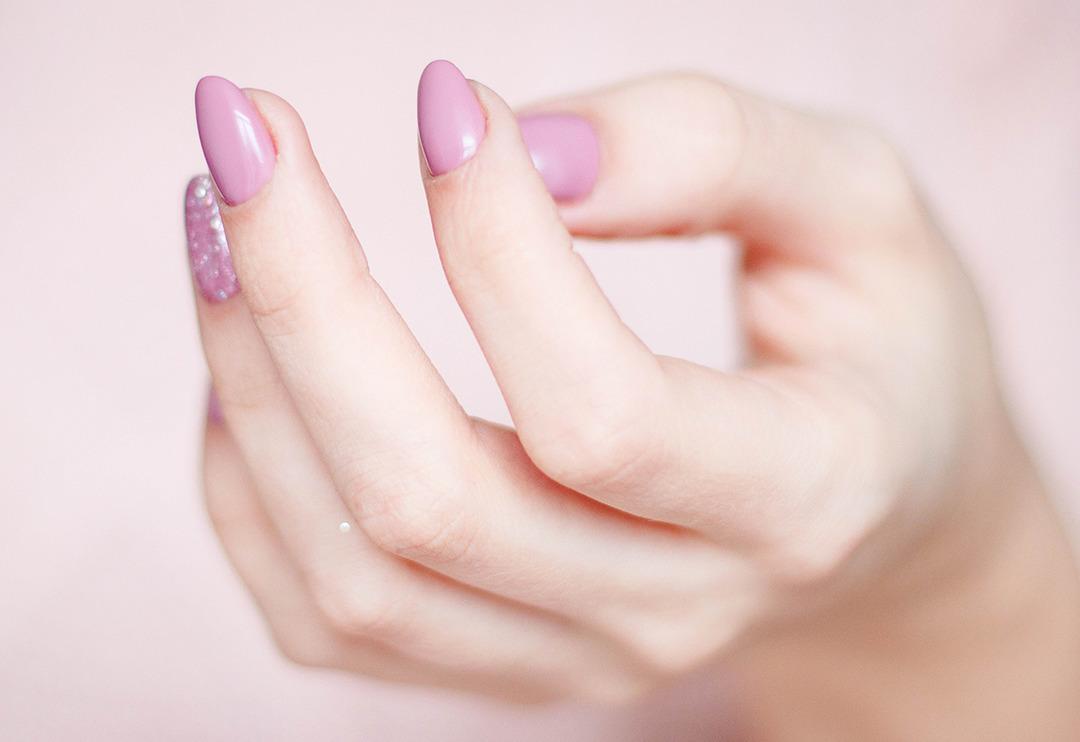 Doğru bakım ile tırnaklarınızın kırılmasına son! 