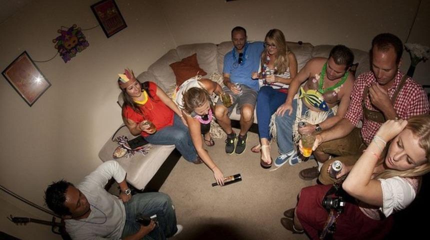 Gen&ccedil;lerin şişe &ccedil;evirme oyunu cezaevinde bitti