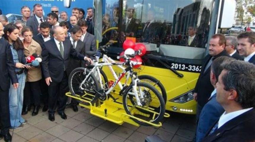 İstanbul'a yeni moda otob&uuml;s