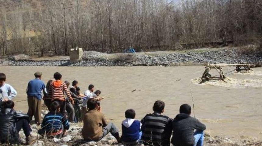 Bu insanlar ne yapıyor?