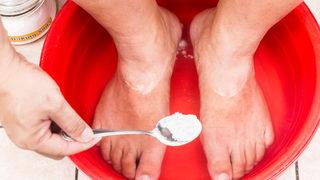 Vücuttaki zehri bir gecede söküp atar, jet gibi kalori yakar... Ayak detoksu tarifi ile baştan ayağa yenilenin