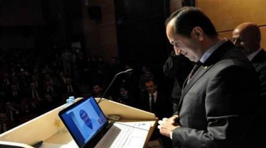 Vali'ye 24 Kasım &Ouml;ğretmenler G&uuml;n&uuml; s&uuml;rprizi