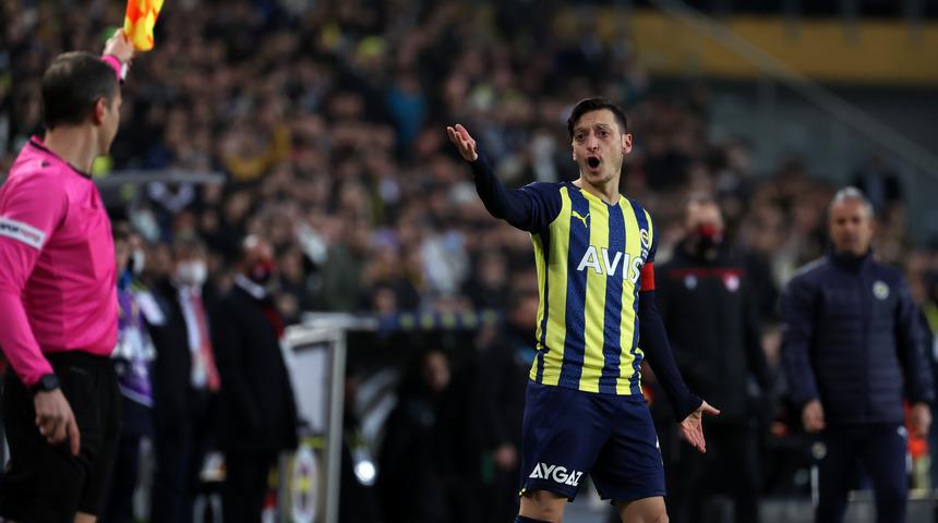 Son dakika: Fenerbahçe'de Mesut Özil'in planı ortaya çıktı! Kalacak mı, gidecek mi?
