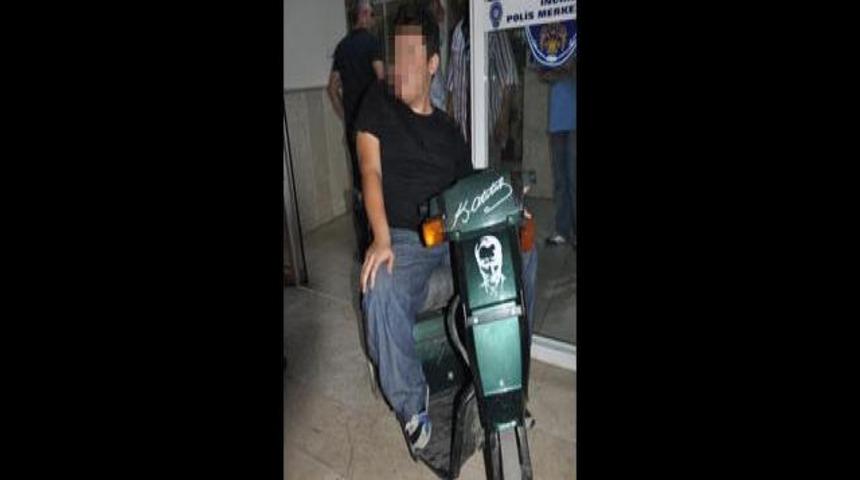 Atat&uuml;rk &ccedil;ıkartması var diye!..