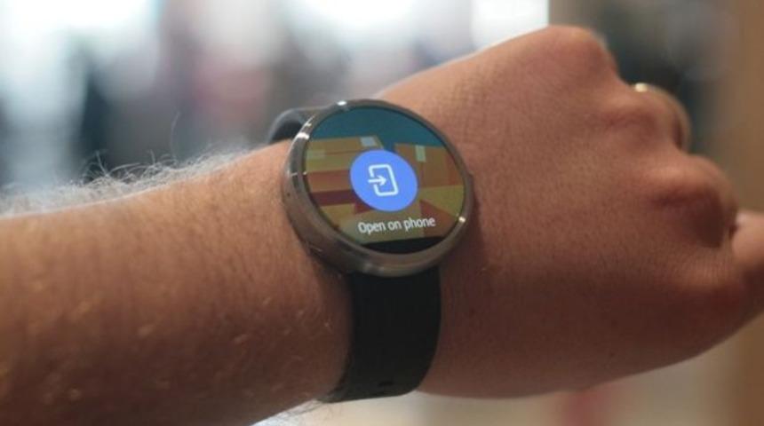En sofistike akıllı saat boy gösterdi: Motorola Moto 360