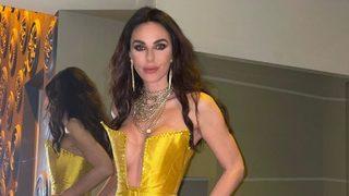 Defne Samyeli'nin sırt ve göğüs dekoltesi Instagram'ı yaktı geçti! Gerçek mi?