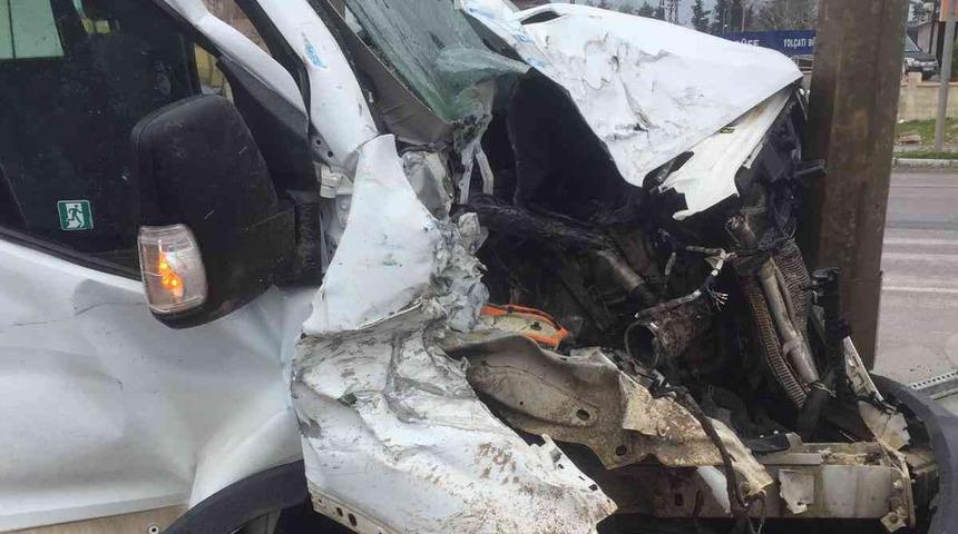 Feci kaza! 4 araç birbirine girdi... Çok sayıda yaralı