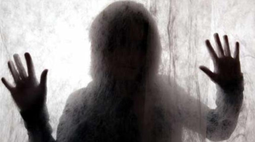 ‘Beni ilaç ve terapiyle kölesi yaptı‘