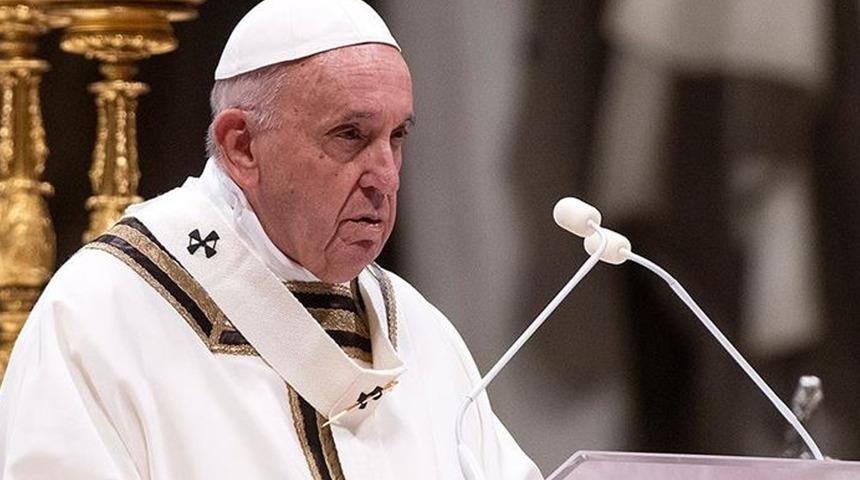 Papa, "Çılgınlar" dedi ve ekledi: "Duyunca utandım"