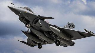 Yunanistan imzaları attı! Fırkateyn ve savaş uçağı alacaklar