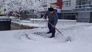 Bugün okullar tatil mi? 25 Mart Cuma hangi illerde okul yok? Valilikten son dakika kar tatili açıklaması geldi mi? 25 Mart 2022 Cuma