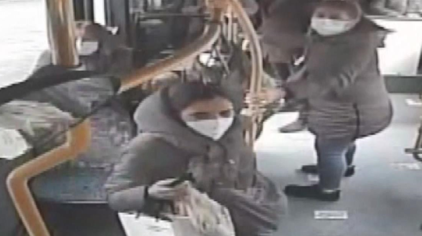 Beyoğlu'nda otobüs şoförüne saldırı! Dehşet anları kameraya böyle yansıdı: Hepiniz aynısınız