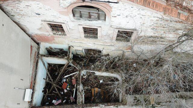 Bursa'da 19'ncu yüzyıldan kalma kilisenin hali içler acısı: Son demlerini yaşıyor