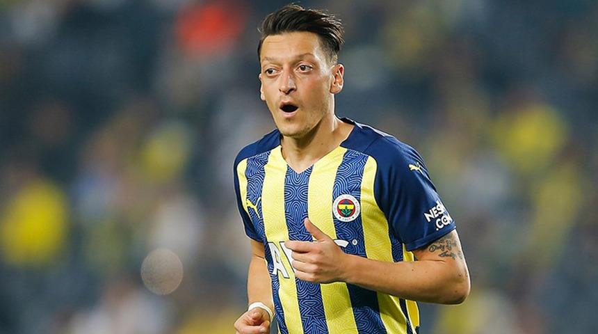 Son dakika: Kadro dışı kalan Mesut Özil'den ilginç paylaşım! Herkesi ters köşe yaptı...