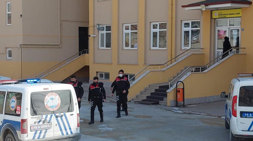 Lisede dehşet anları! Beden eğitimi dersinde yaşananlar sonrası okula tabanca ve tüfekle geldi