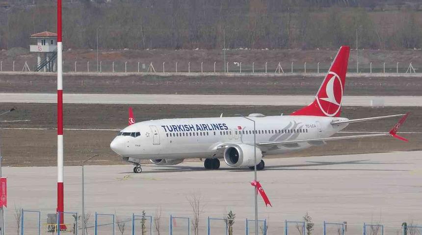 Açılışı Cumhurbaşkanı Erdoğan yaptı... 5 yıl sonra ilk uçak indi