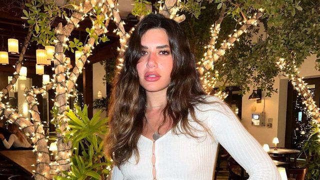Fenomen Sibil Çetinkaya'nın sırt ve göğüs dekolteli pozu Instagram'ı yaktı: Dua Lipa gibisin