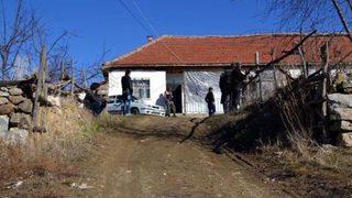 Ava gitmesini istemeyen annesini öldürdü