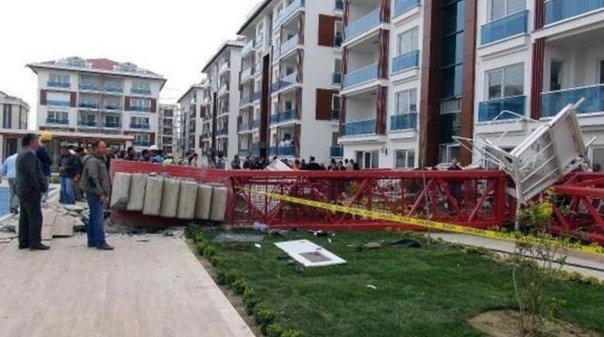 Lüks sitede vinç dehşeti