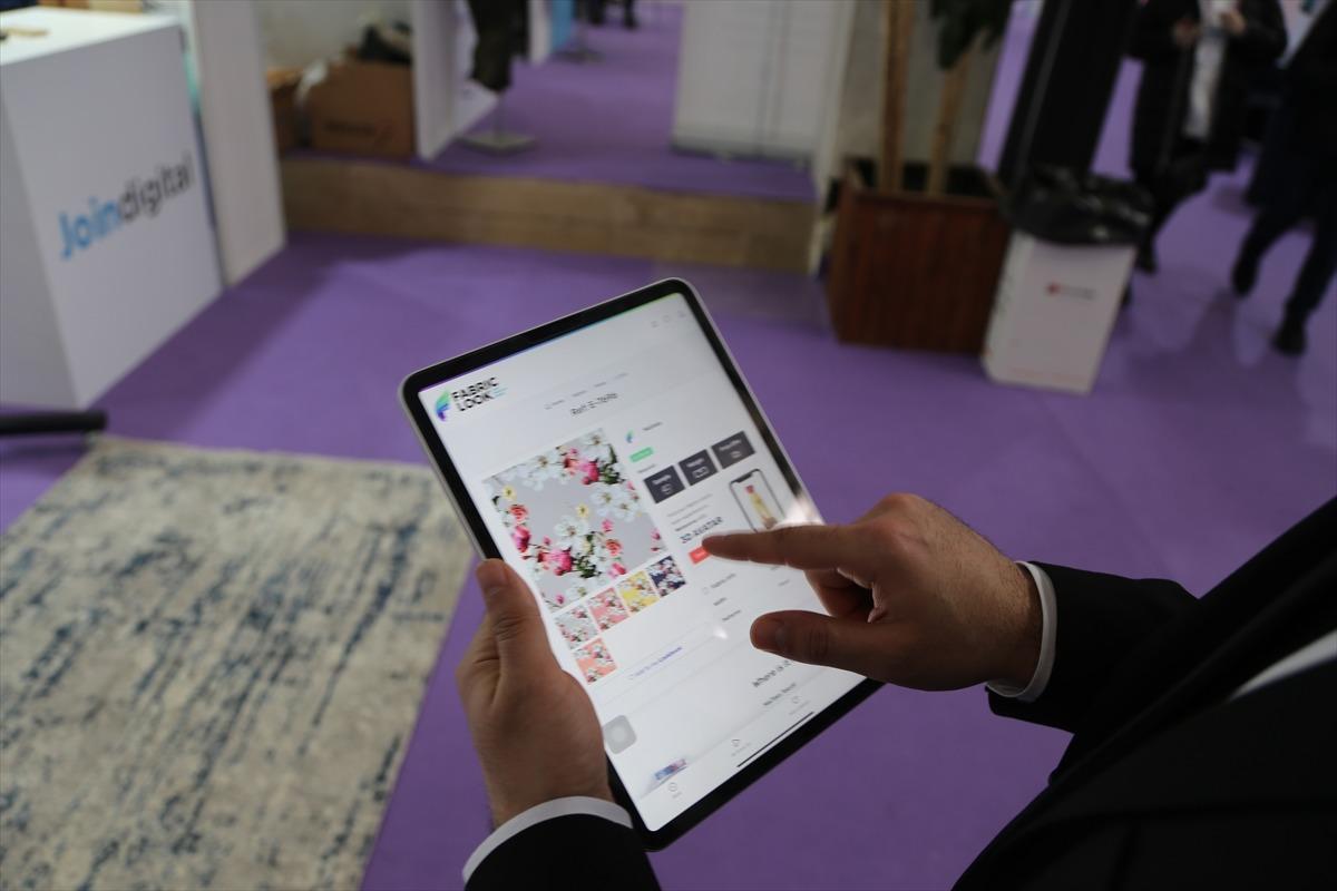 T&uuml;rk kumaşı, yerli yazılımla sanal evrende kıyafete d&ouml;n&uuml;şerek alıcıya ulaşıyor