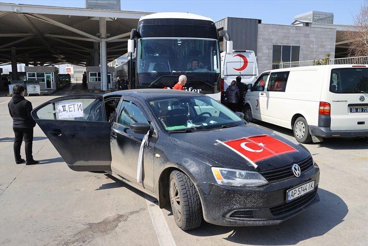 Ukraynalı gelin ailesini görmek için gittiği Primorsk'ta savaşın ortasında kaldı G3