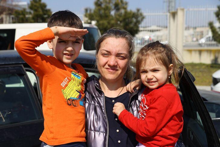 Ukraynalı gelin ailesini görmek için gittiği Primorsk'ta savaşın ortasında kaldı G5