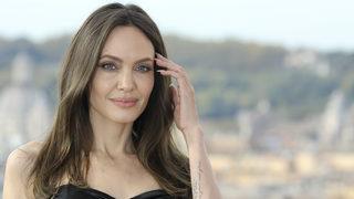 Angelina Jolie'den Afgan kızları için destek çağrısı