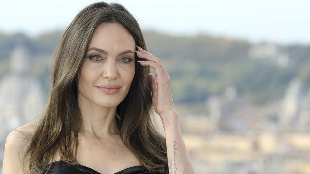 Angelina Jolie'den Afgan kızları için destek çağrısı