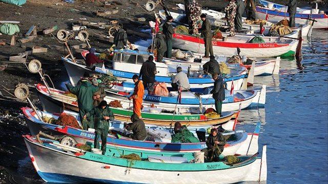 İstanbul Boğazı'nda mayın paniği sonrası flaş karar! Karadeniz'de balık tutmak yasaklandı