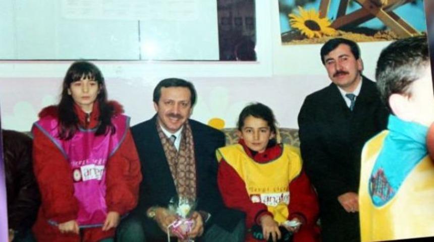 Recep Tayyip Erdoğan'a fotoğraflı protesto