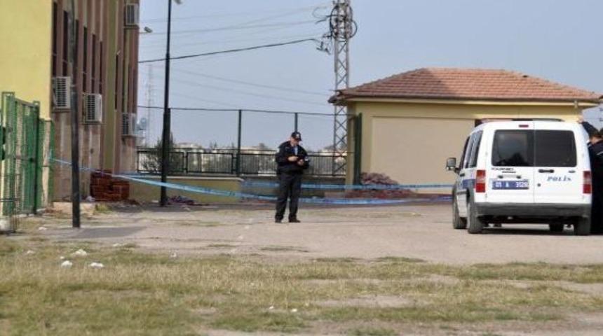 Arkadaşlarının g&ouml;z&uuml; &ouml;n&uuml;nde kendini boşluğa bıraktı