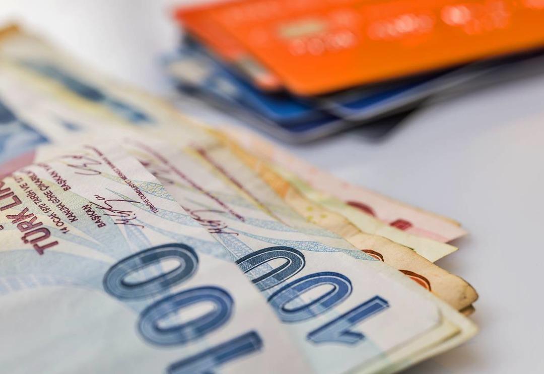 Meclis&rsquo;ten ge&ccedil;ti! Kredi faiz indirimi ve kredi kartları i&ccedil;in yeni kararın detayları&hellip;