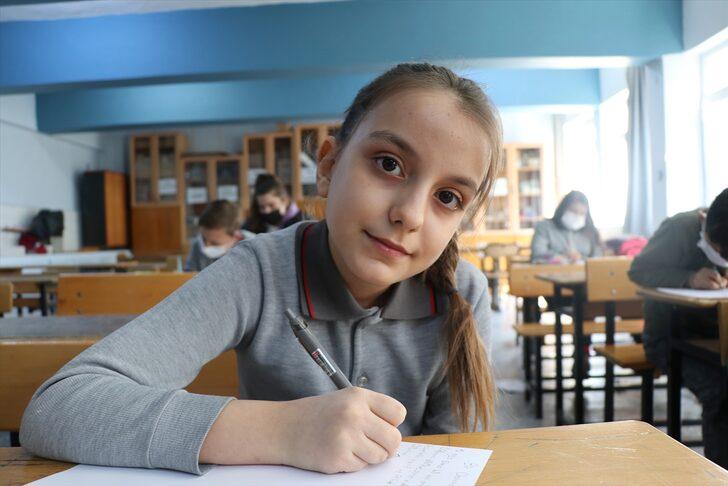 İstiklal Şairi'ni kompozisyonla anlatıp bağışla örnek aldılar G3