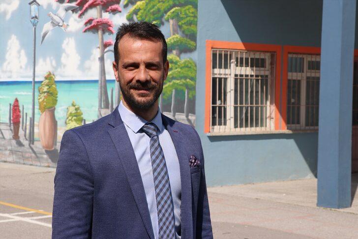 İstiklal Şairi'ni kompozisyonla anlatıp bağışla örnek aldılar G5