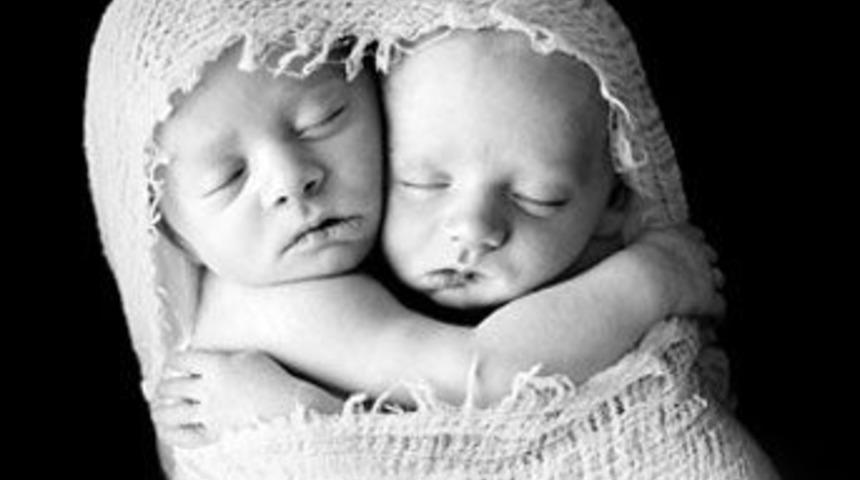 Kadınlar yaşlandık&ccedil;a ikiz doğuruyor