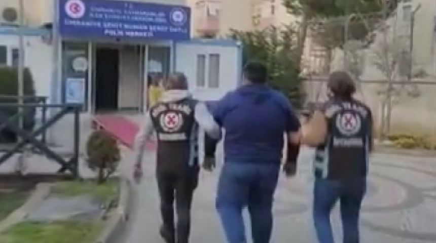Pişkinliğin bu kadarı! Kendisi ehliyetsiz, aracı plakasız yaptığı şeyle pes dedirtti