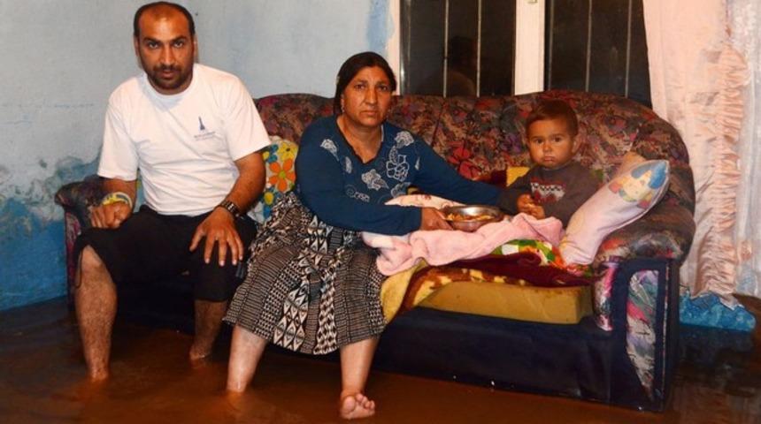 Ev hapsini su bastı