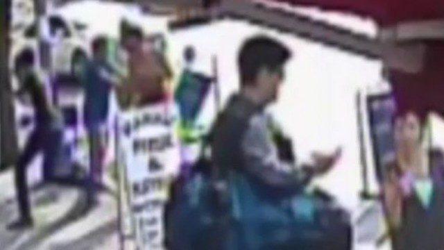 Spatulalı saldırgan güvenlik kamerasında