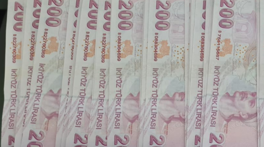 Çantasından 416 bin TL çıktı! Polisler arama yapınca 'ben de çok şaşırdım' dedi