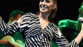 Yıldız Tilbe'den hayranlarına uyarı! 'Düşersiniz bak'