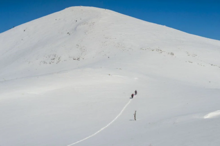 Trenkking ve fotoğraf tutkunları akın etti! Tunceli’nin karla kaplı zirvesi görenleri mest etti G3
