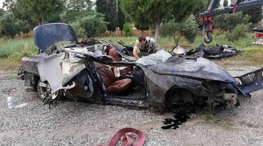 İzmir Foça'da kaza: 2 ölü, 1 yaralı