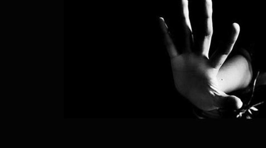 Her satırı iğrenç! Annesine tecavüz edip boynunu kırdı