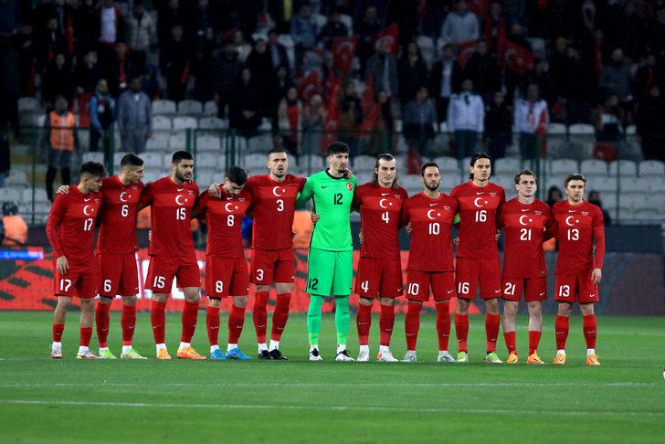 Türkiye - İtalya maçı sonrası sosyal medya karıştı! "Altay ve Uğurcan yerine olması gereken tek isim var..."
