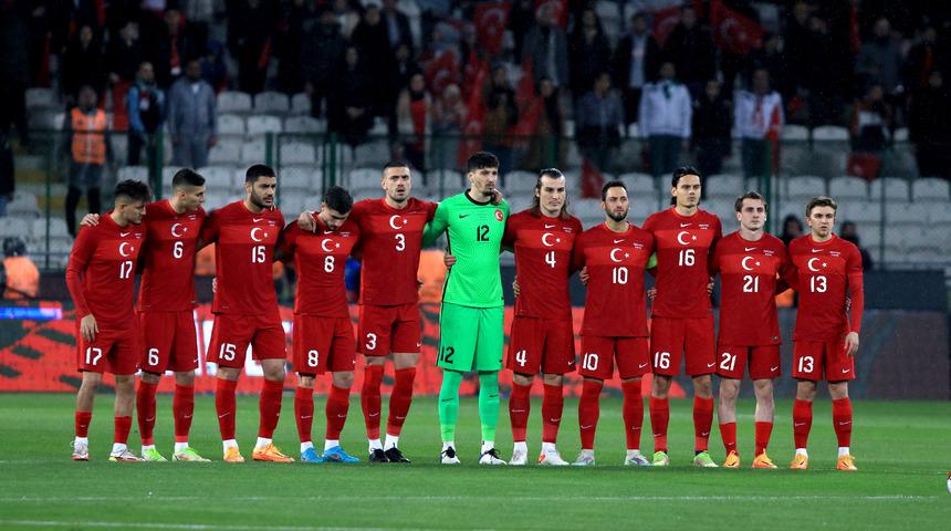 Türkiye - İtalya maçı sonrası sosyal medya karıştı! "Altay ve Uğurcan yerine olması gereken tek isim var..."